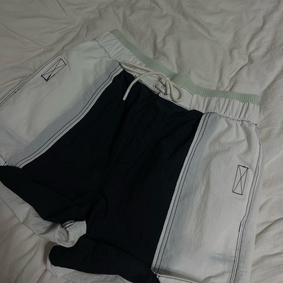 FREE PEOPLE movement shorts - Picture 13 of 16